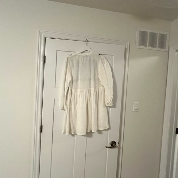 Reitmans Cream Textured Top with Black Trim - Picture 3 of 3